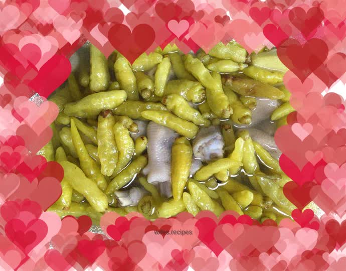 Pickled pepper chicken feet