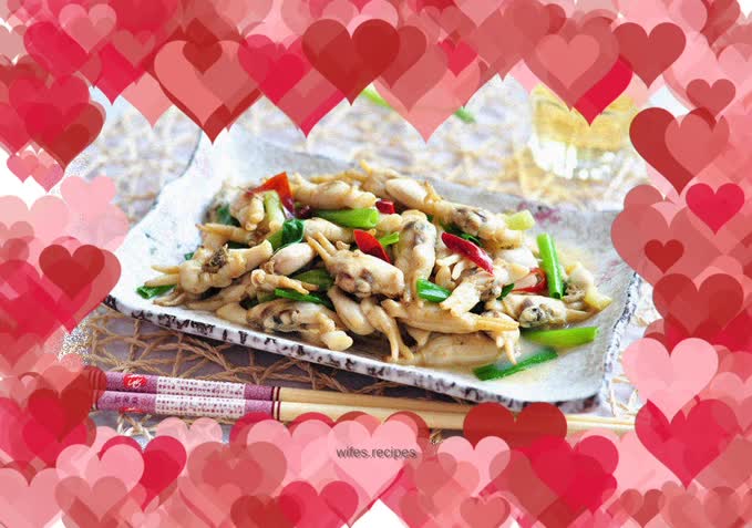 Onion, ginger and razor clams