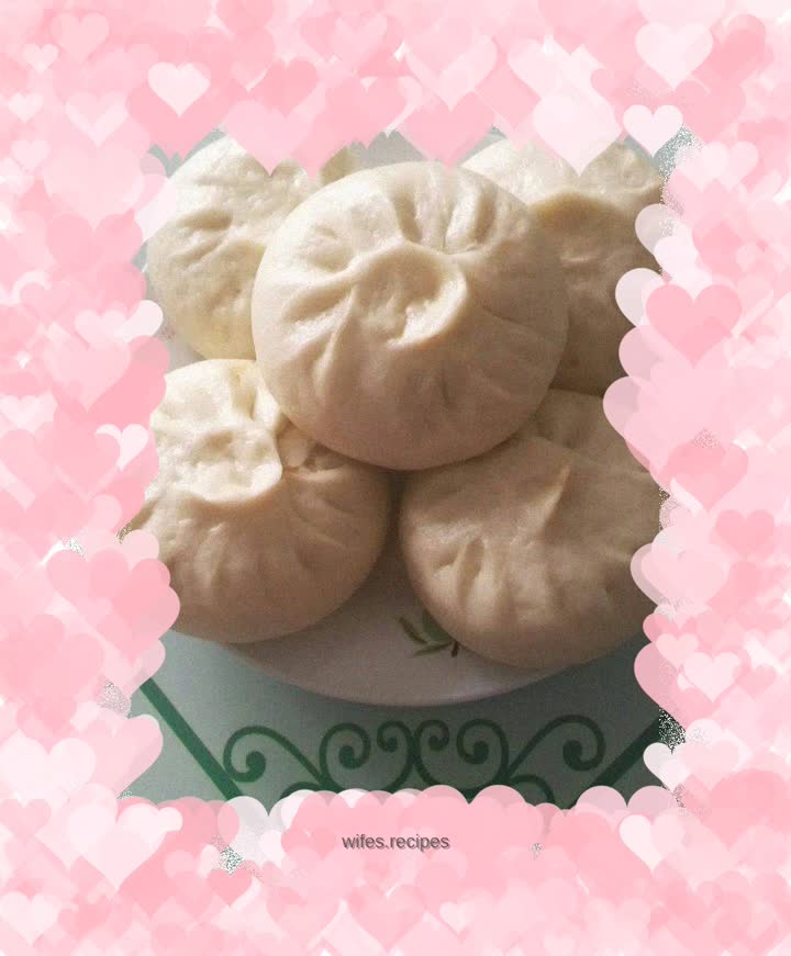 Carrot, egg, fungus and shrimp buns