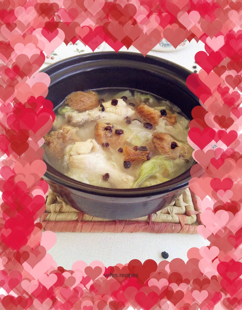 Hericium mushroom soup with chicken