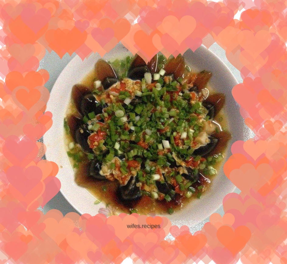 Steamed preserved egg with garlic