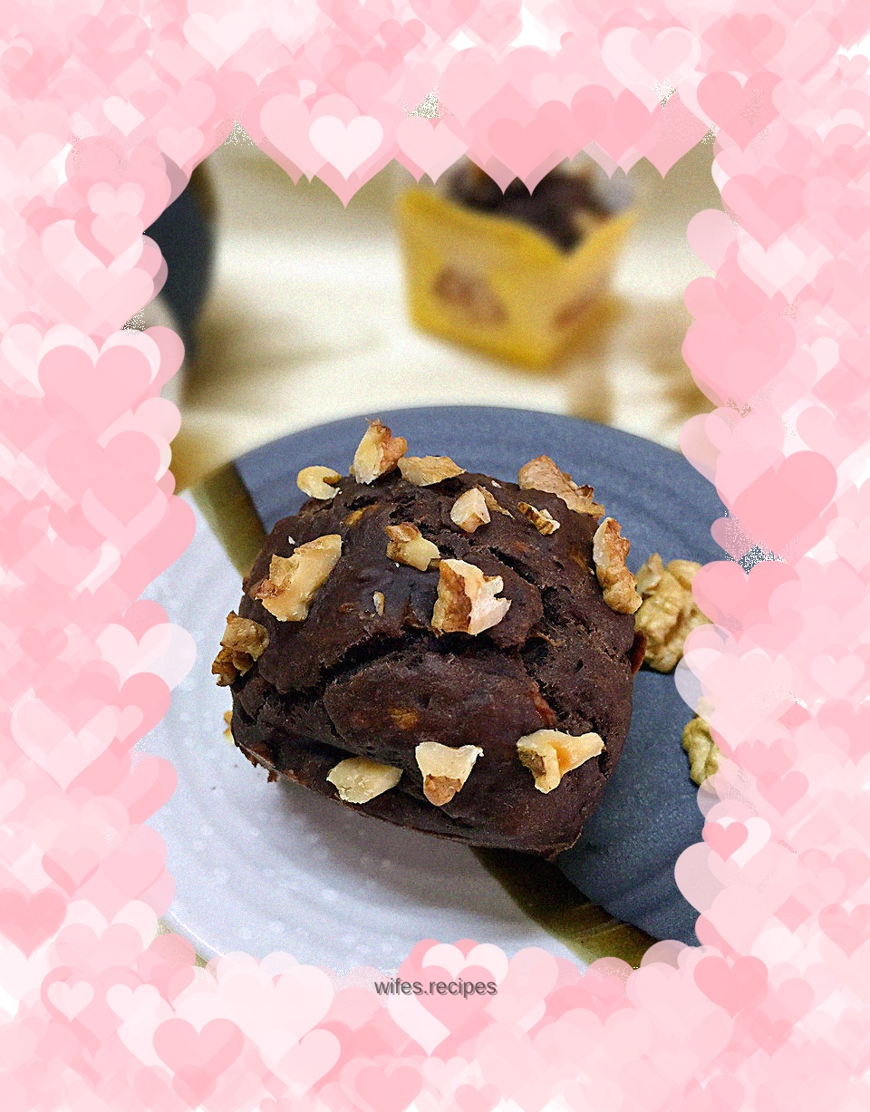 Cocoa Walnut Banana Muffins