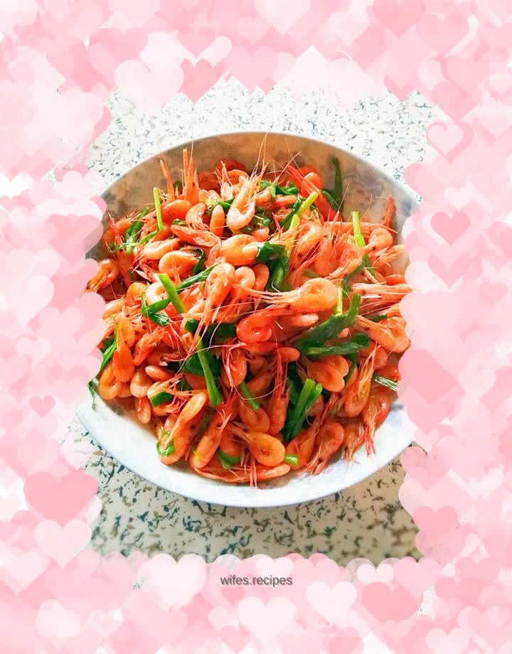 Stir-fried river shrimp with leeks