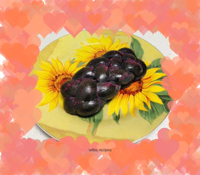 Bamboo charcoal flour bread