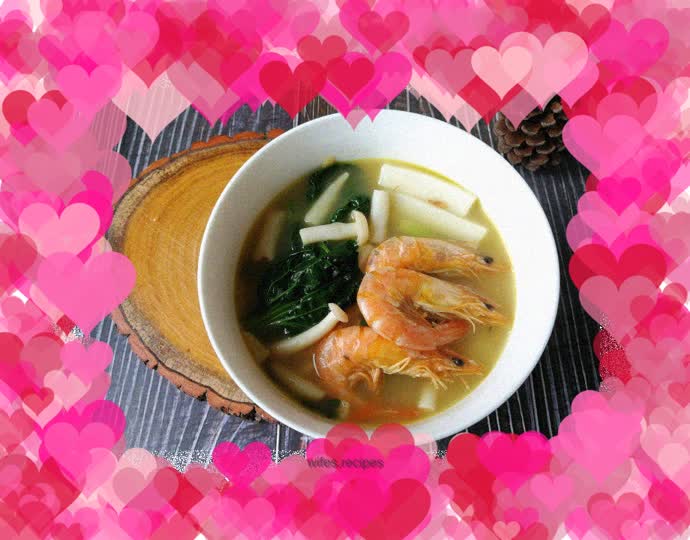 Shrimp, seafood, mushroom and rice cake soup