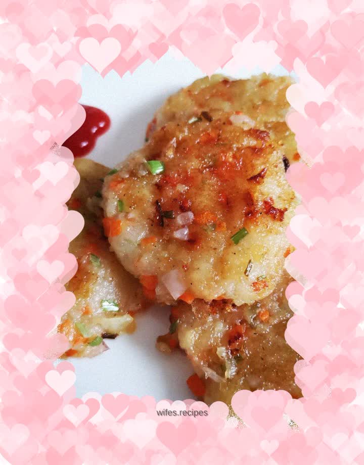 Pan-fried mashed potato and vegetable pancakes