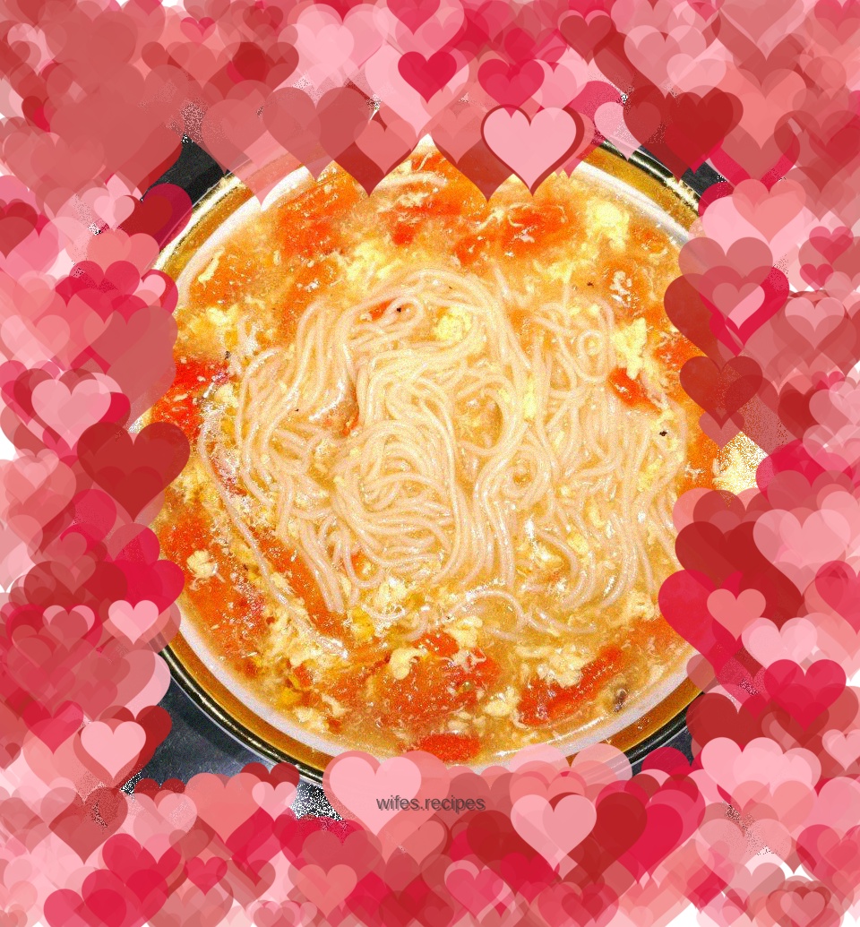 Tomato and egg noodle soup