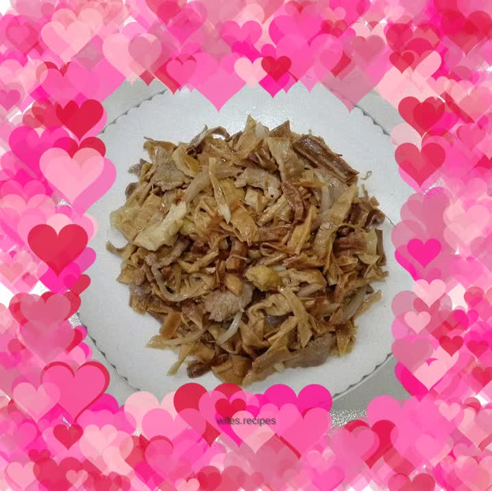Fried pork with dried bamboo shoots