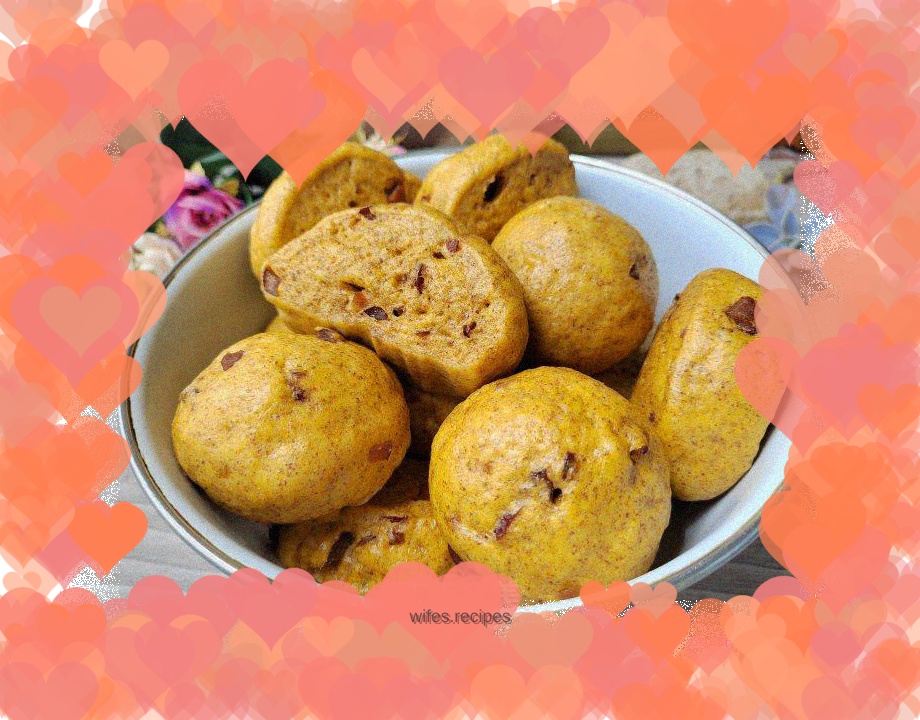 Black Whole Wheat Pumpkin and Red Date Steamed Buns