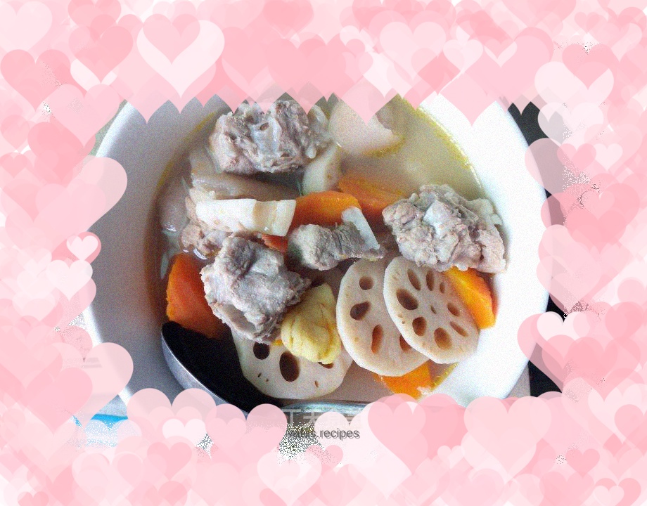 Lotus root and pig tail soup