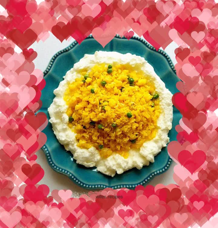 Golden fried rice on the cloud