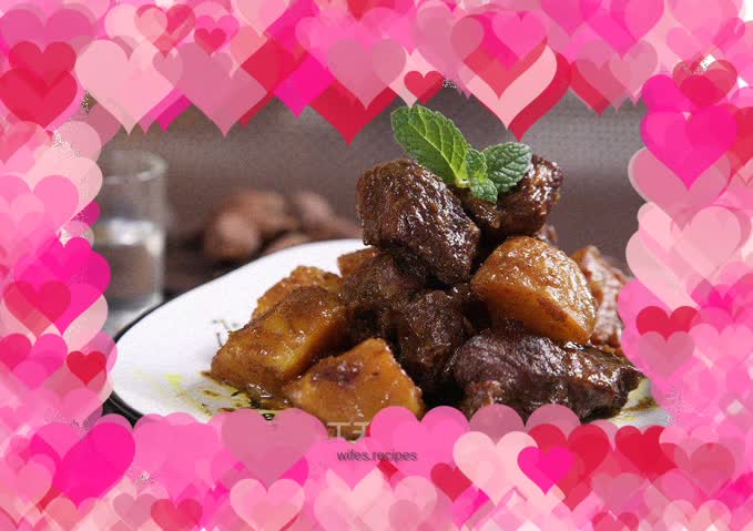 Lamb braised in red wine curry