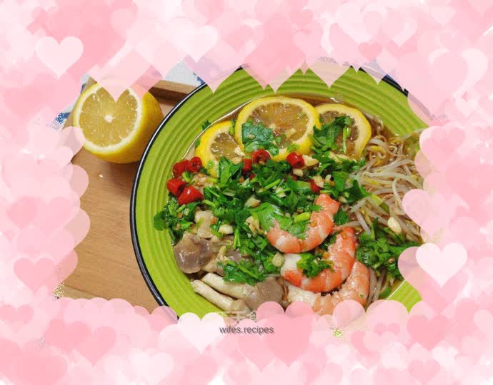 Dry noodles with sauce