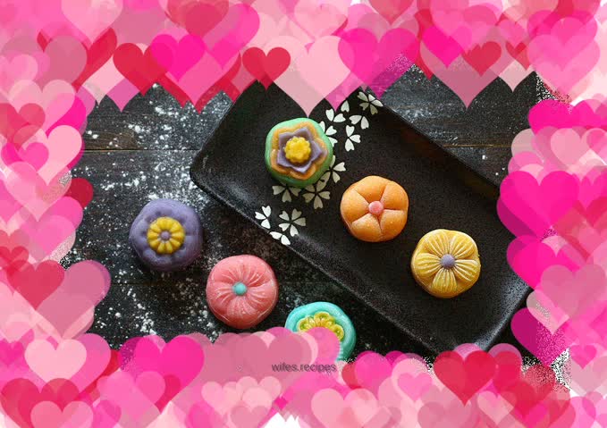 Colorful three-dimensional mooncakes