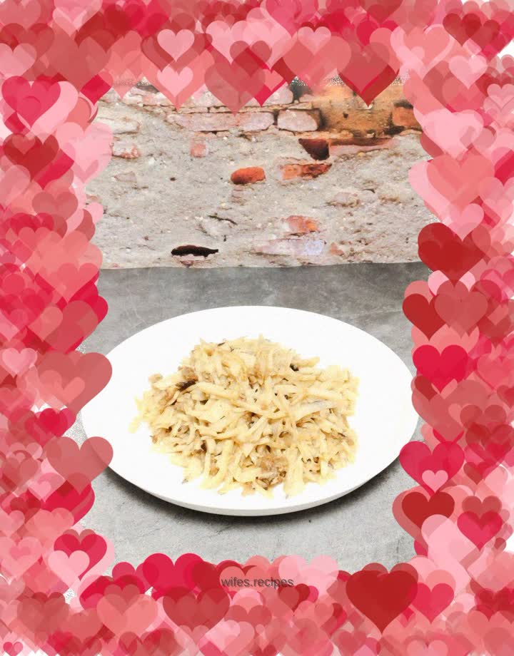 Stir-fried shredded radish with shiitake mushrooms and minced meat