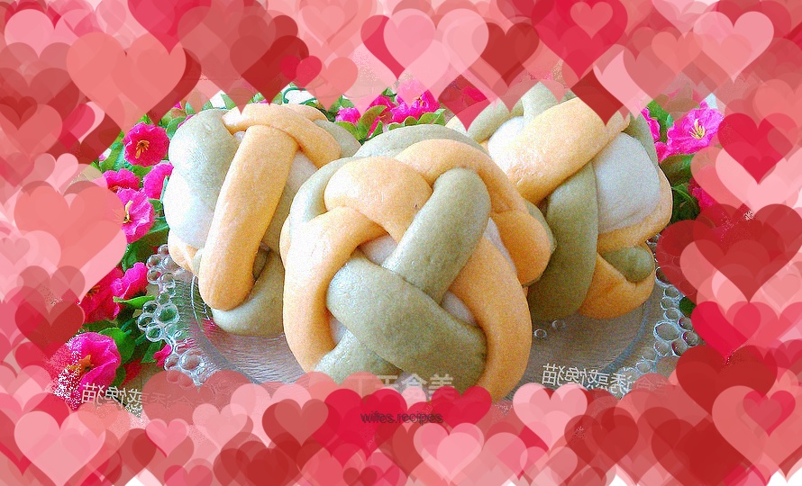 Colorful Purple Sweet Potato and Coconut Buns