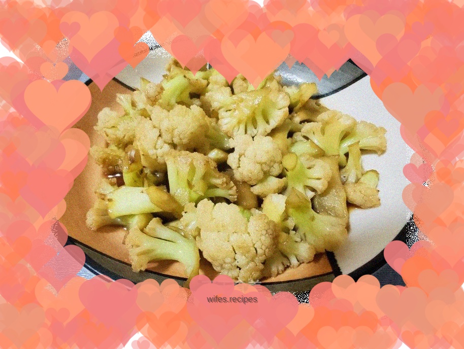 Vegetarian stir-fried organic cauliflower