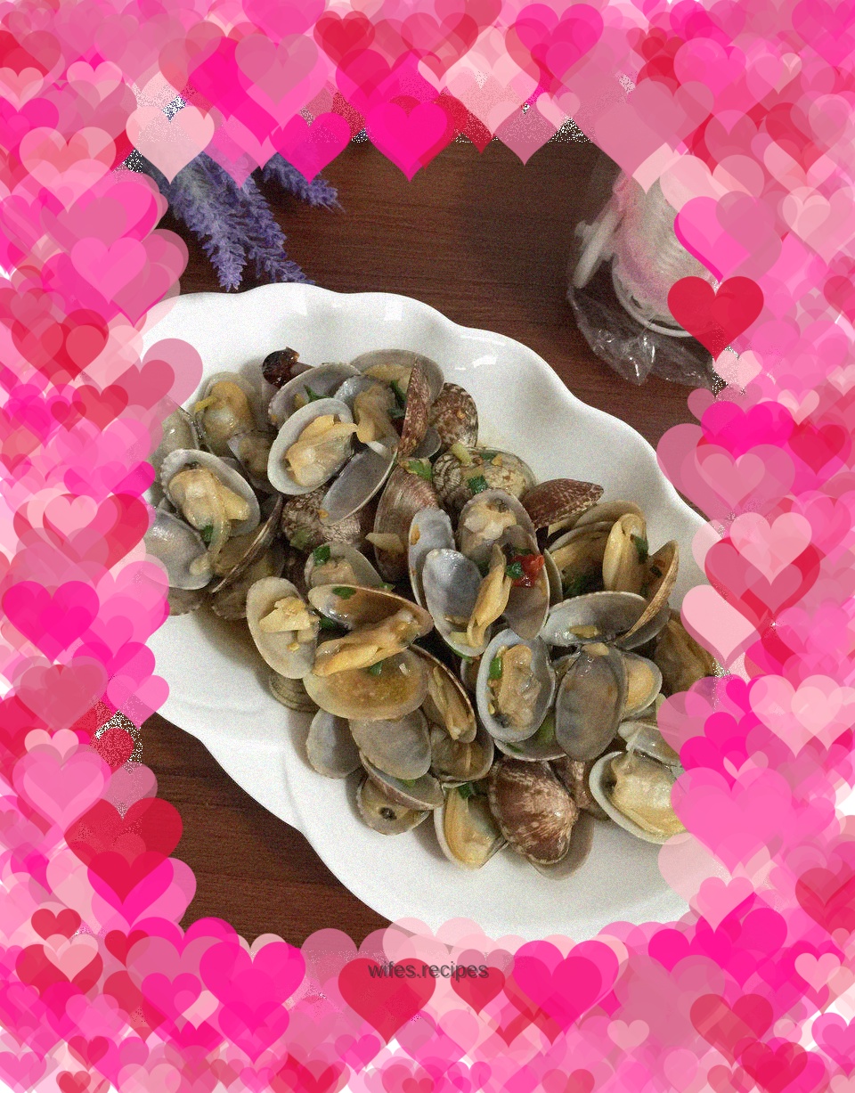 Stir-fried clams