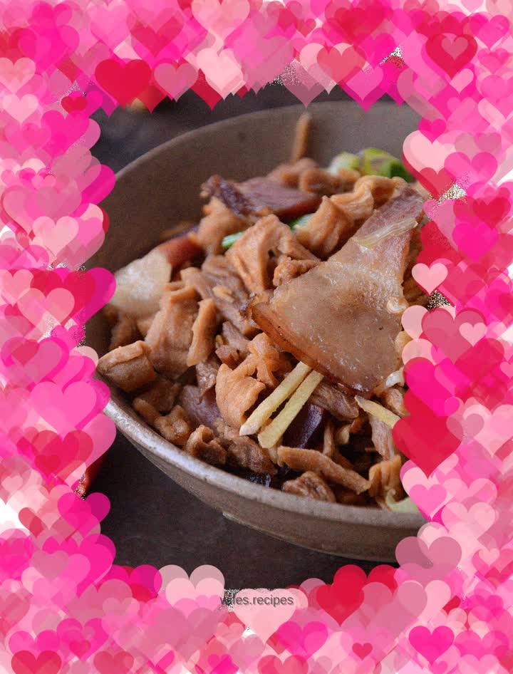 Weishan Commune Liuyang cuisine: Stir-fried bacon with dried radish