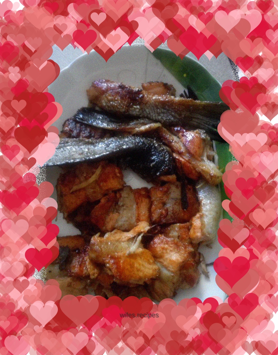 Pan-fried salmon bones