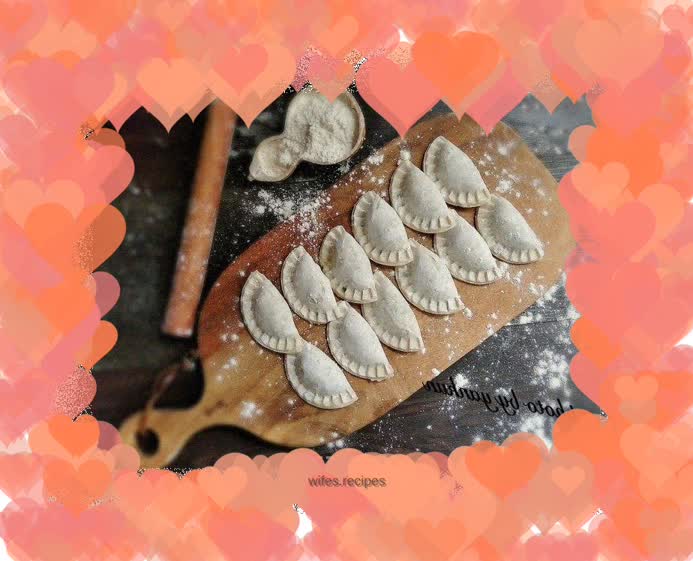 Leek, egg and meat dumplings