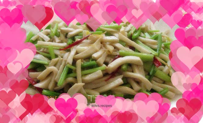 Stir-fried king oyster mushrooms and celery