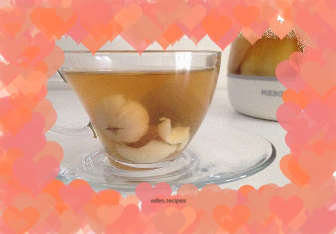 # moisten the lungs and relieve cough# Sea coconut fig stewed with snow pear