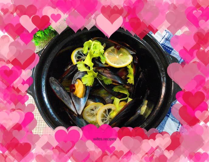 Mussels cooked in white wine