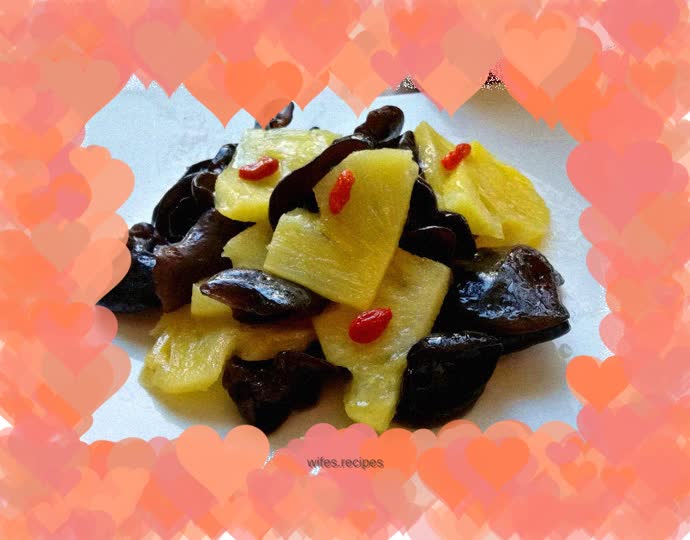 Fried fungus with pineapple
