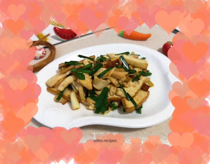 Stir-fried dried tofu with garlic sprouts