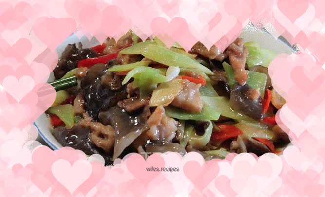 Homemade green bamboo shoots and fungus meat slices