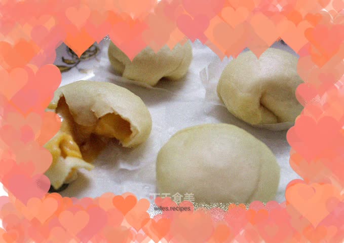 Quicksand buns with rich milky aroma