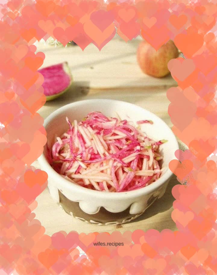 Apple mixed with radish