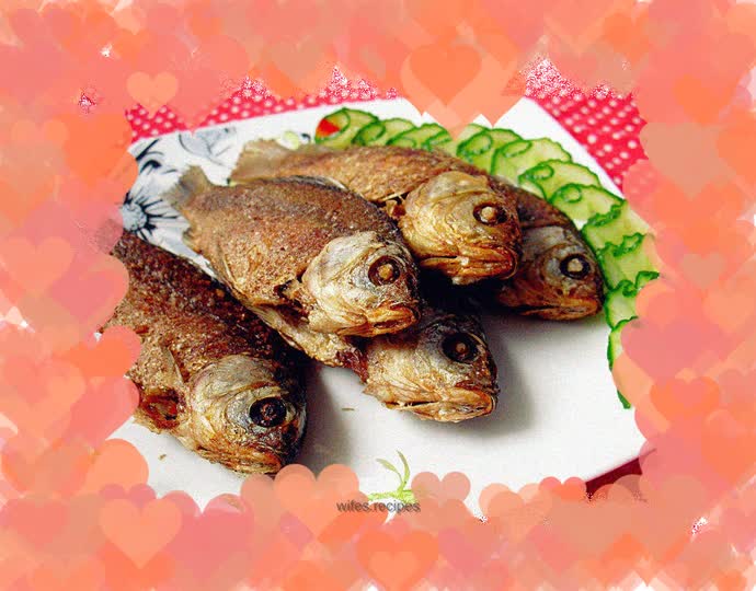 Dry fried small fish