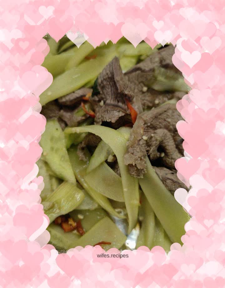 Beef tendon mixed with cucumber