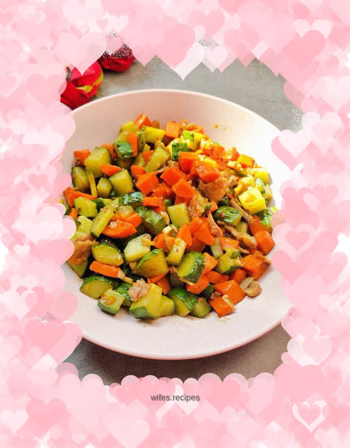 Fried cucumber with sliced meat