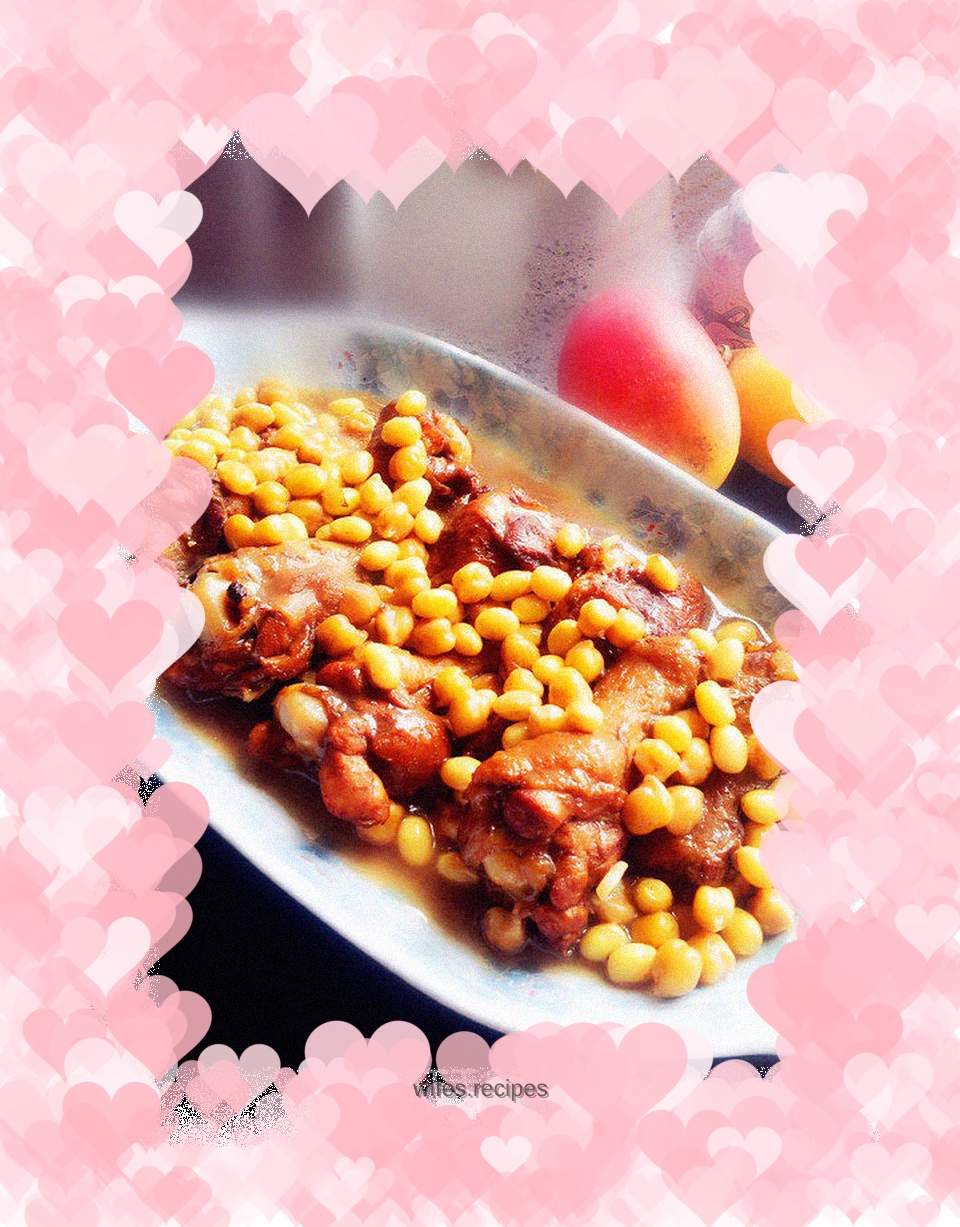 Braised chicken wings with soybeans