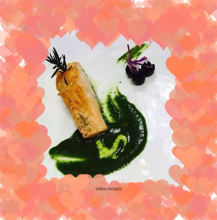 Pan-fried salmon with extra virgin olive oil