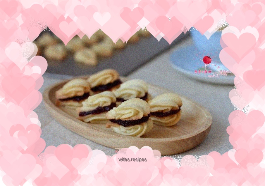 Shell Jam Sandwich Cookies