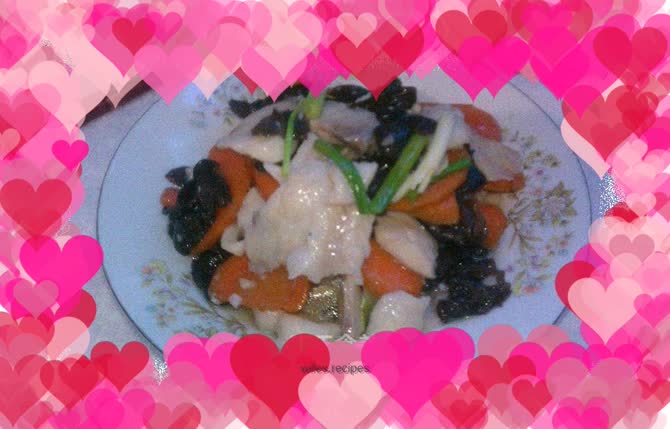 Fungus, carrot and fish fillets