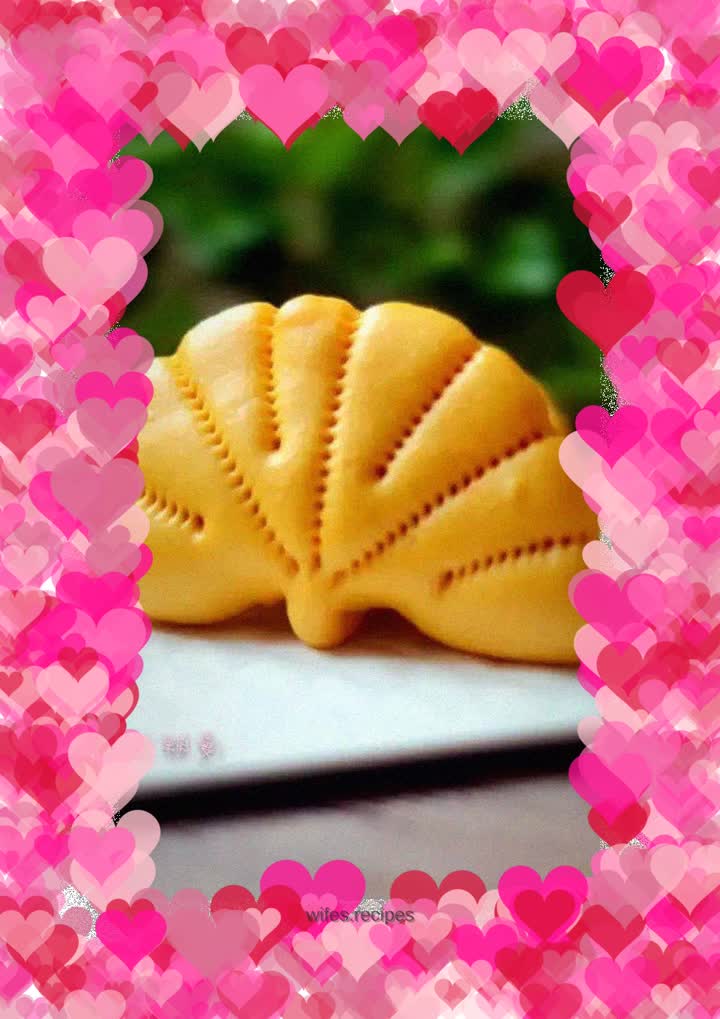 Pumpkin lotus leaf cake