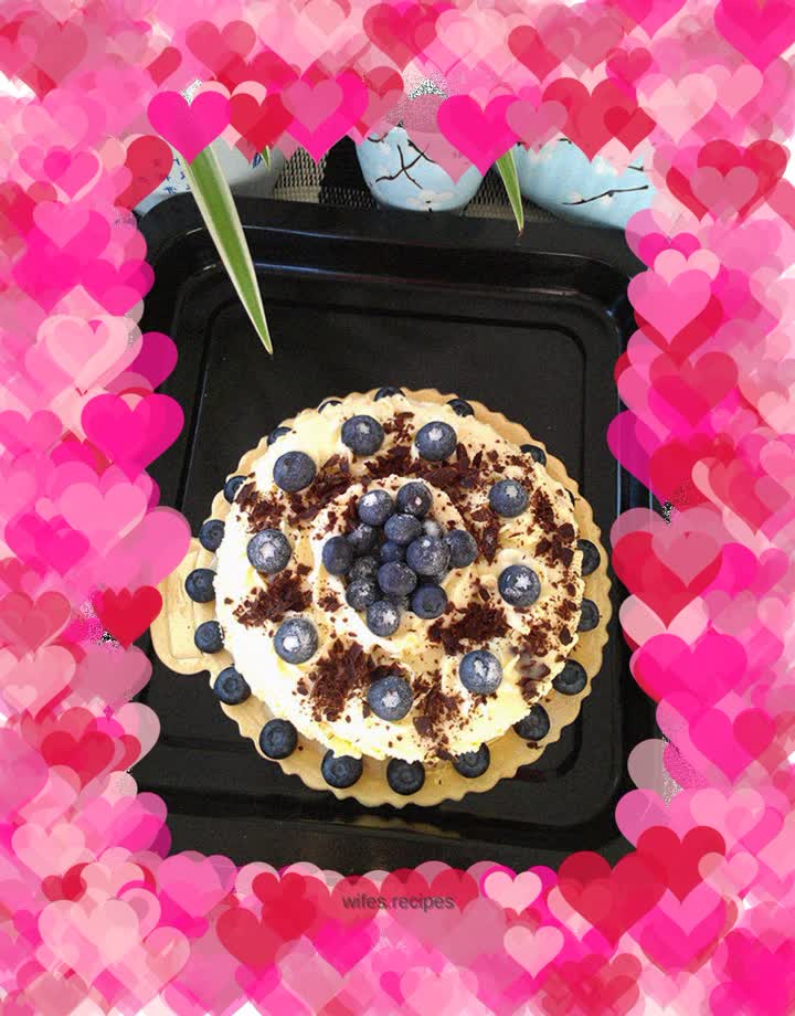 Blueberry decorated cake
