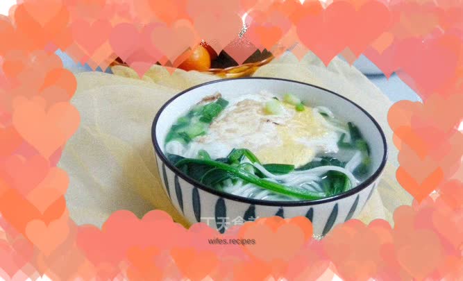 Spinach and egg noodles