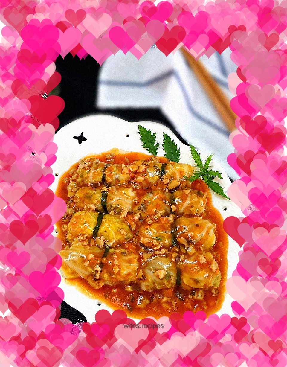 Tomato Sauce Vegetable Rolls