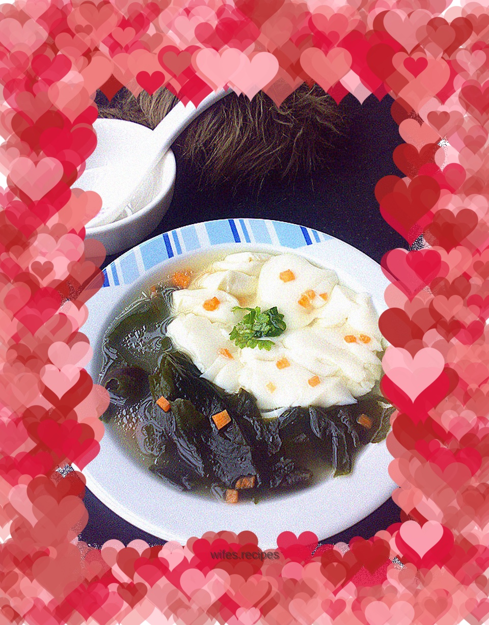 Spirulina Beancurd Soup