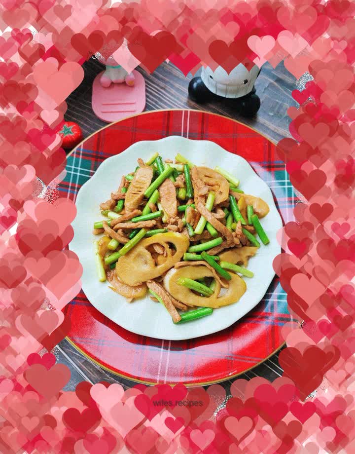 Stir-fried shredded pork with garlic sprouts, spring bamboo shoots