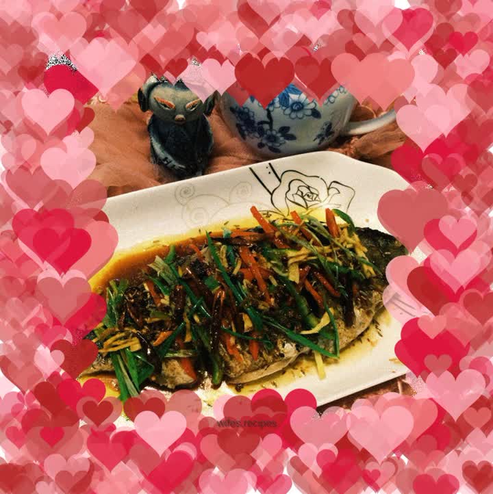 Crucian carp with spicy sauce