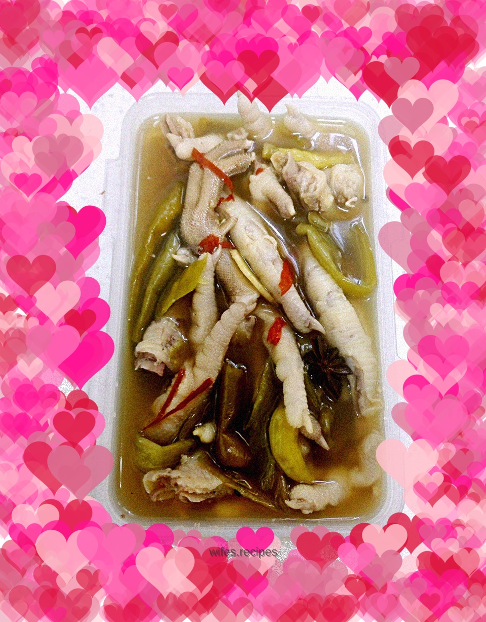 Chicken feet with vinegar and pepper