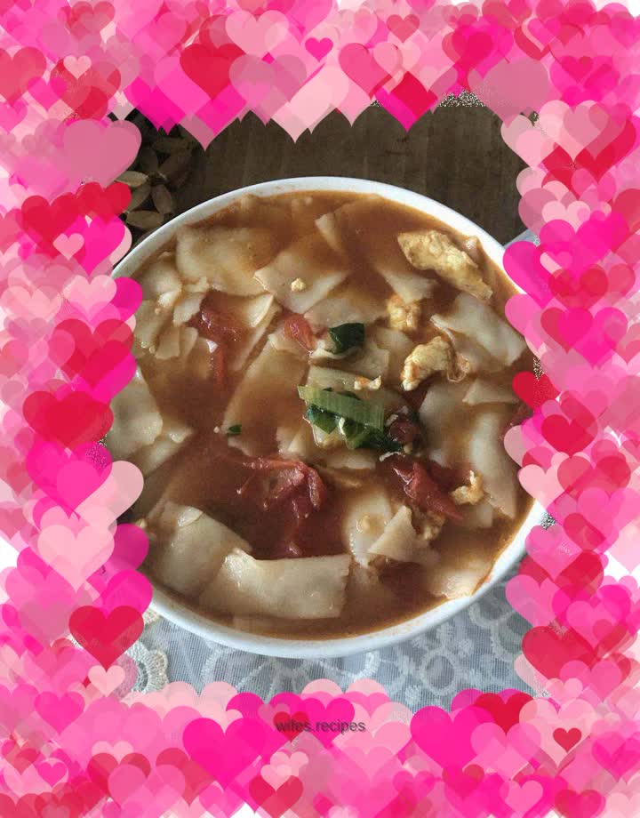 Tomato, egg and potato noodles