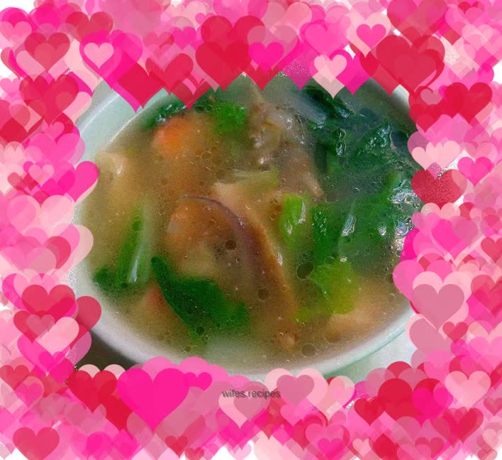 Cabbage and fresh razor clam soup